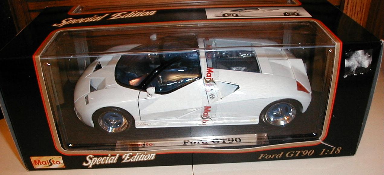 1996 Ford GT90 Concept Maisto Special Edition 1:18 diecast white